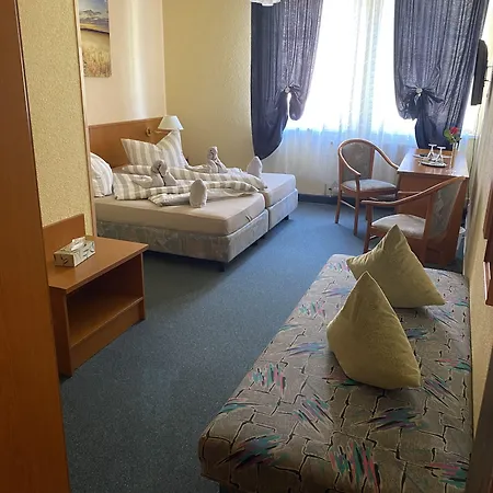 Thueringer Hof Hotel 2*